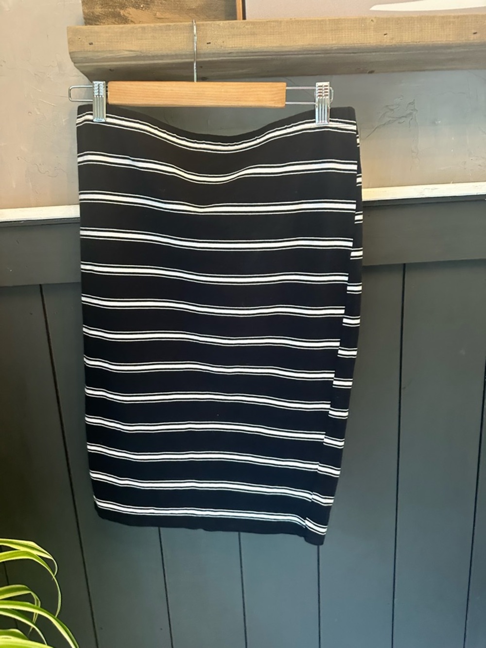 Decree Black & White Striped‎ Pencil Skirt Front Slit size L